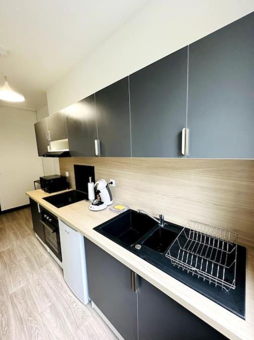 Le Moderne Apartment Charleville-Mezieres Ngoại thất bức ảnh
