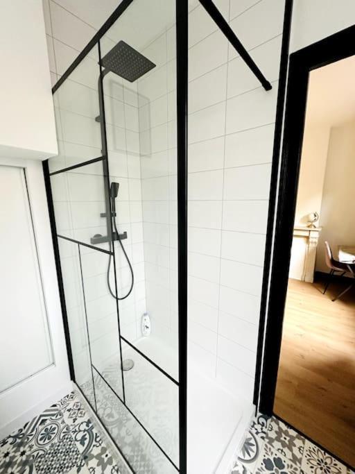 Le Moderne Apartment Charleville-Mezieres Ngoại thất bức ảnh