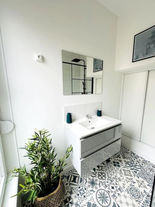 Le Moderne Apartment Charleville-Mezieres Ngoại thất bức ảnh