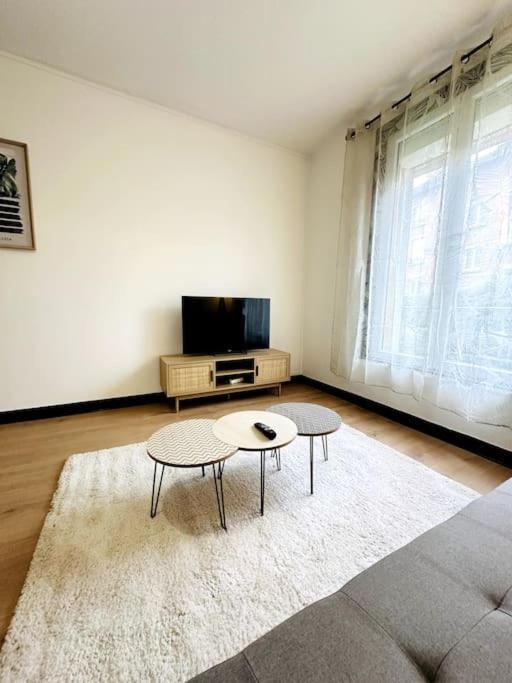 Le Moderne Apartment Charleville-Mezieres Ngoại thất bức ảnh