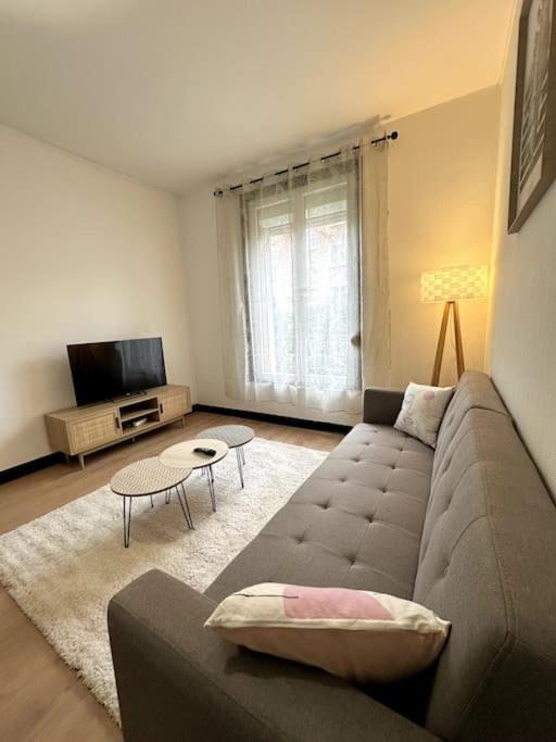 Le Moderne Apartment Charleville-Mezieres Ngoại thất bức ảnh