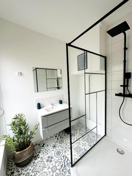 Le Moderne Apartment Charleville-Mezieres Ngoại thất bức ảnh